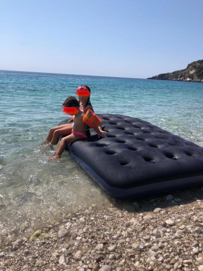 Vangjelis Hotel Himare Exterior photo